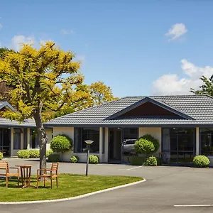 4* Motel Centre Court